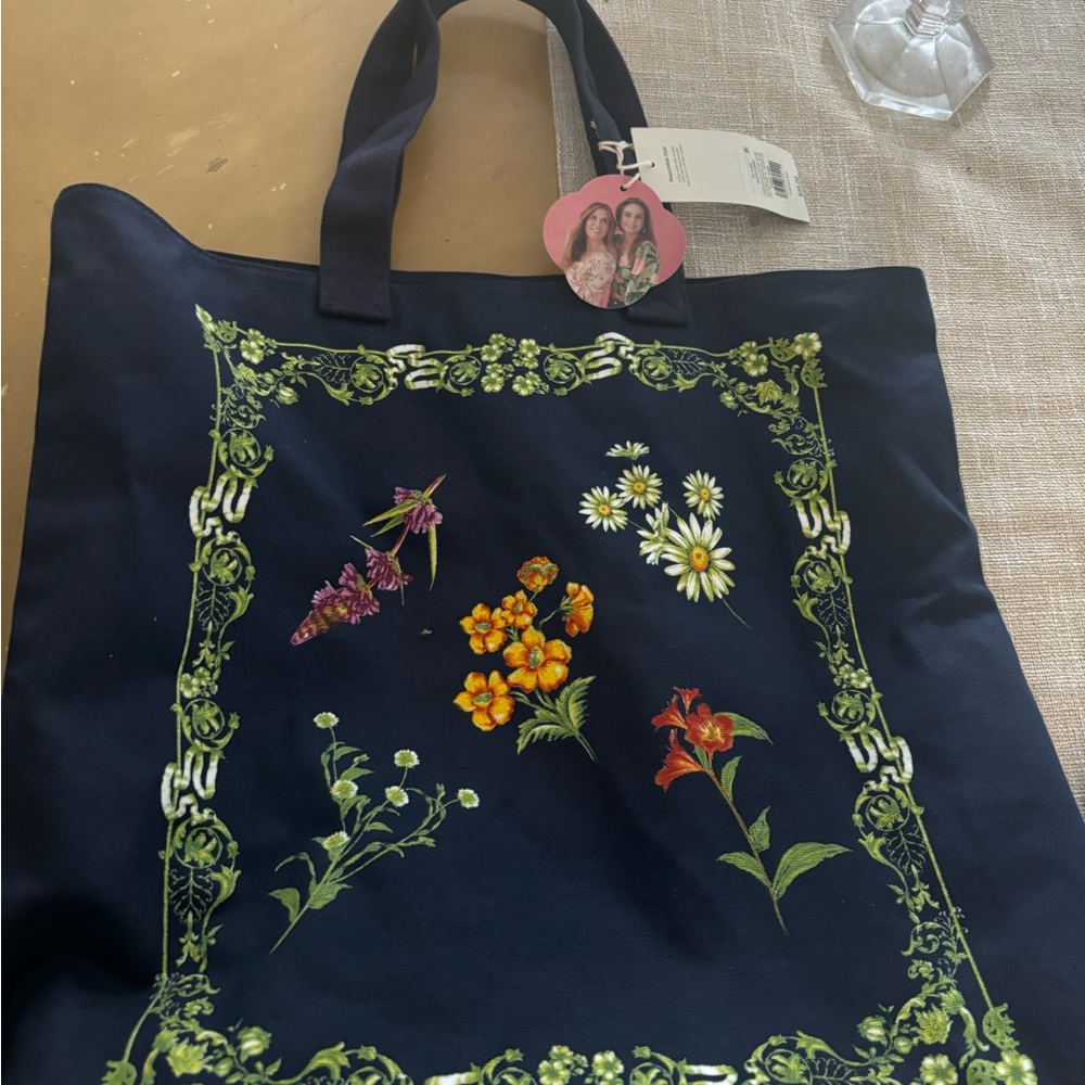 Agua Bendita Floral Print large  Tote Bag with Nature-Inspired Design